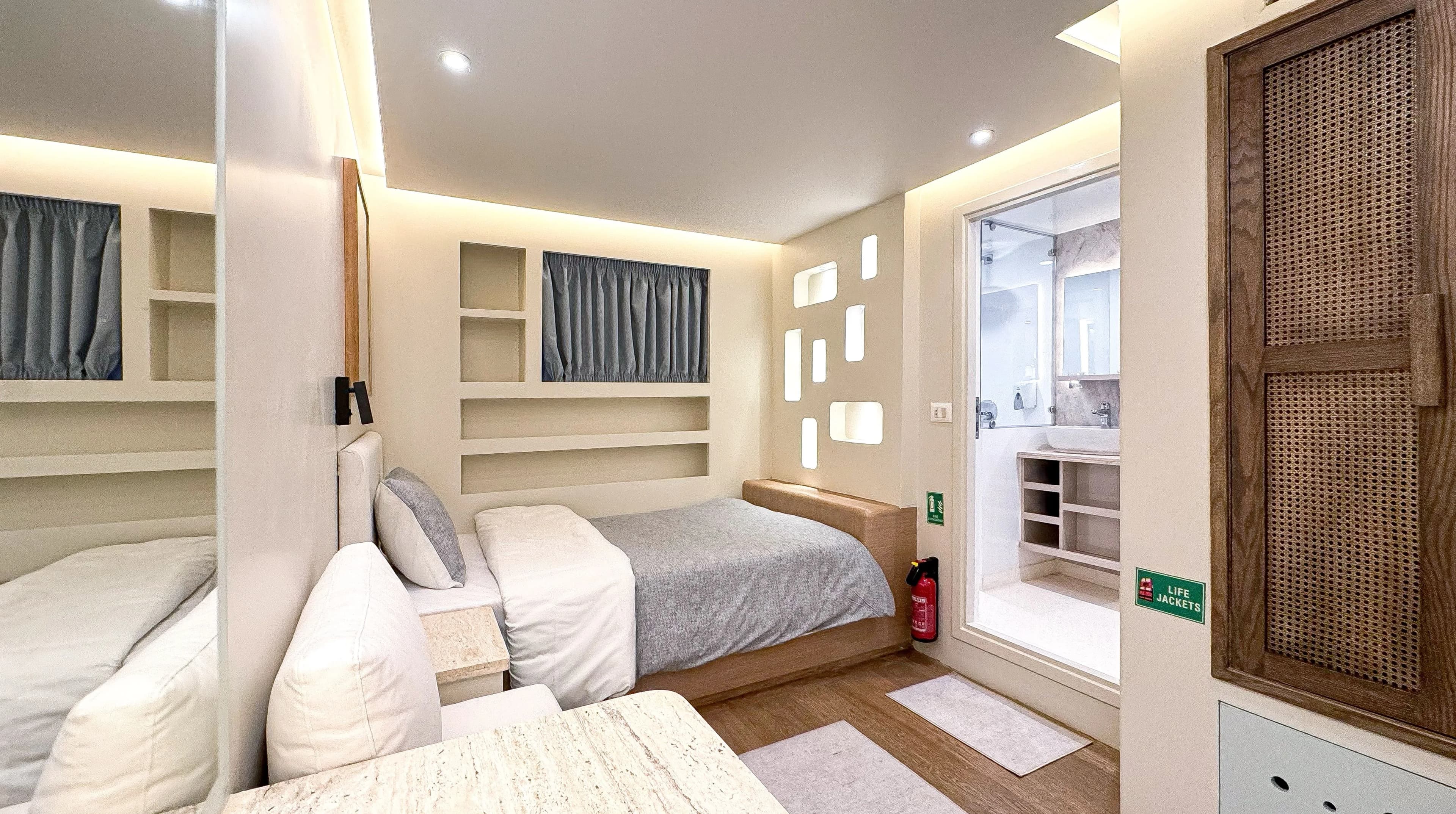 Twin Bed Convertible Suite - Upper Deck