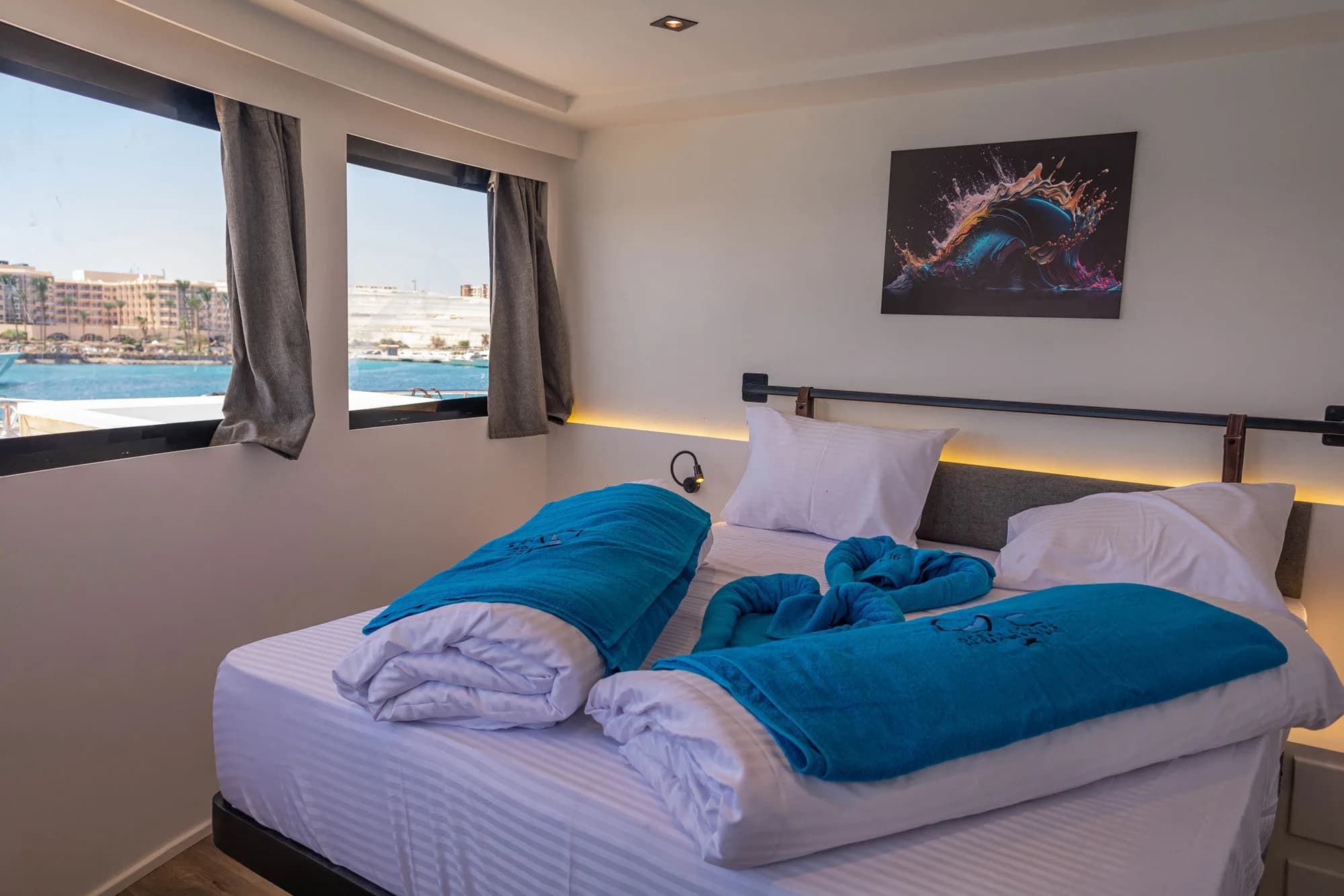 Suite Cabins Sundeck