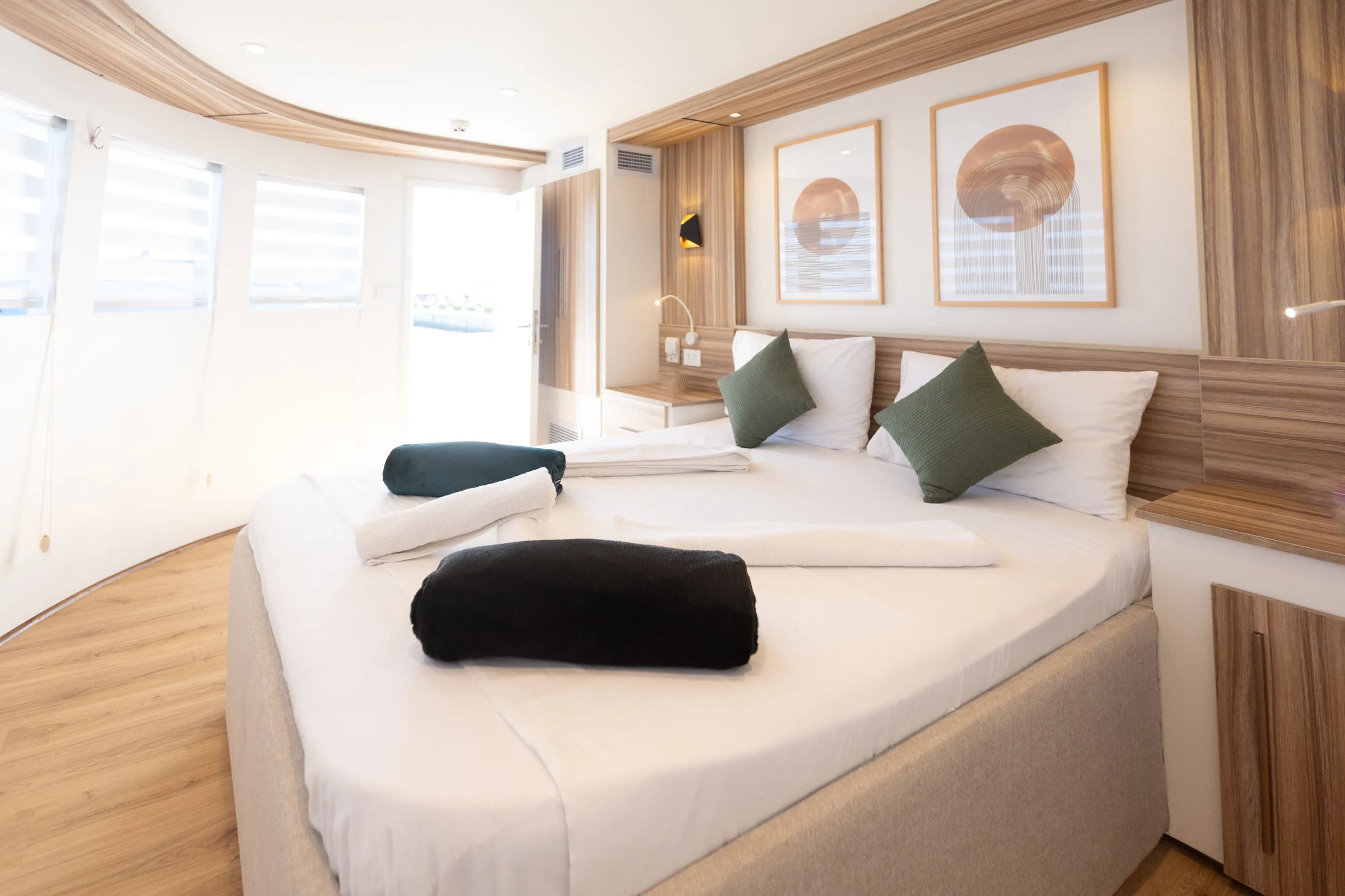 Upper Deck Bunk Bed Cabin