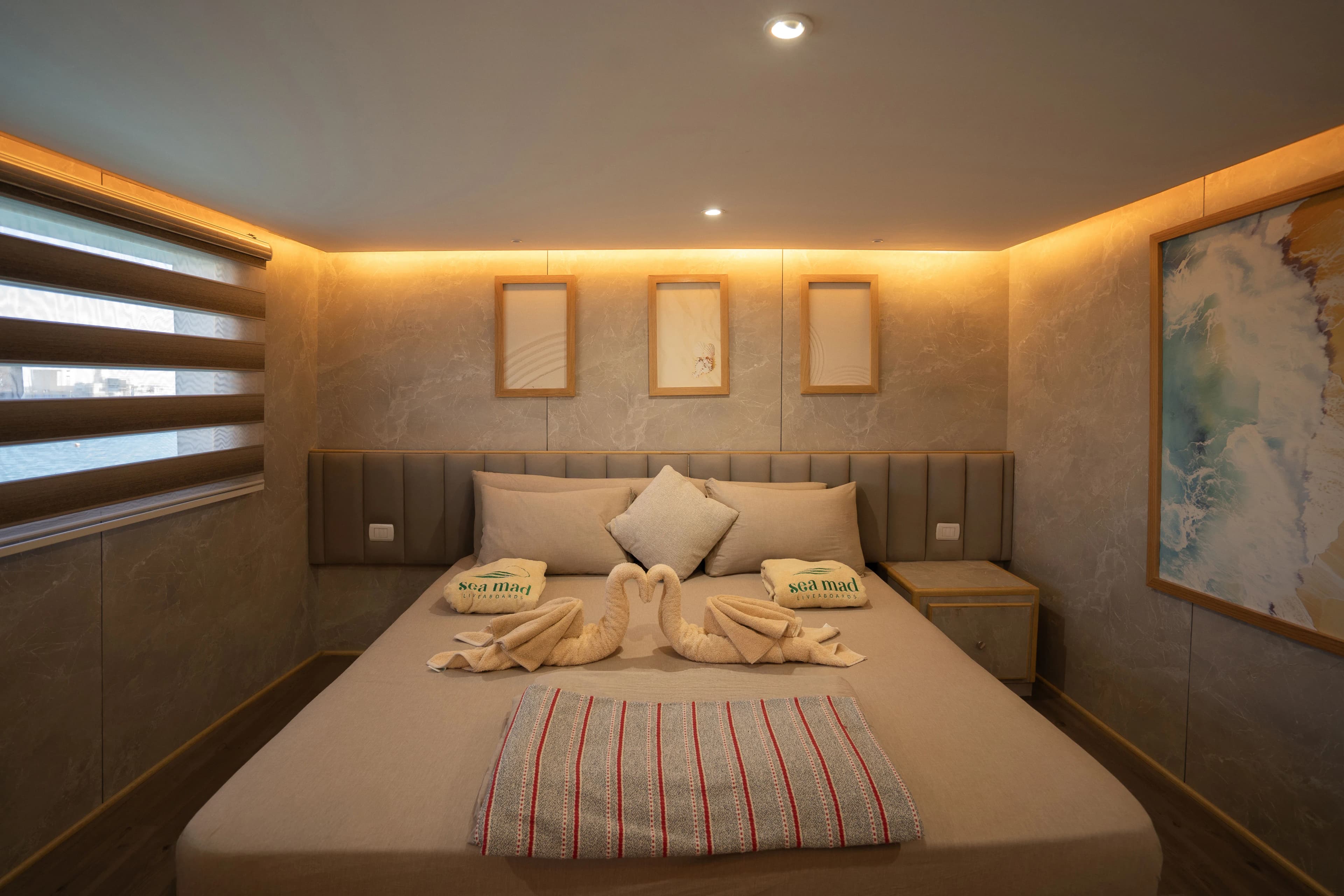 Premium Twin Cabin