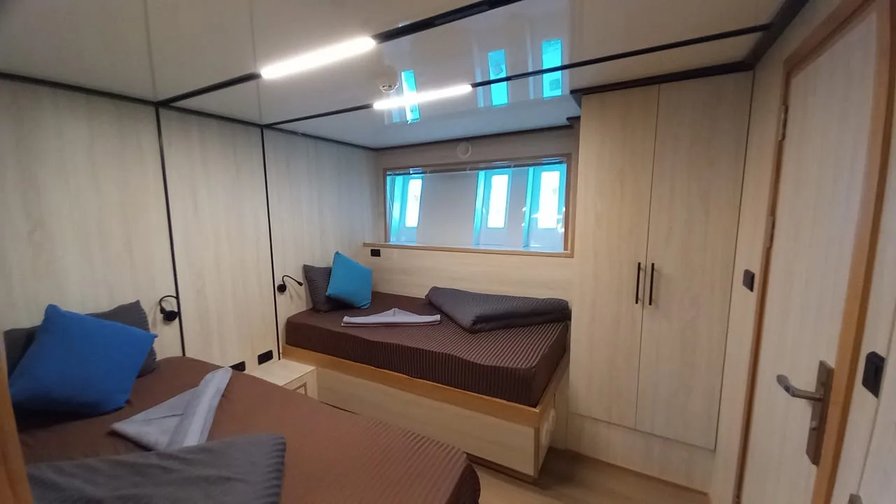 Twin Lower Deck