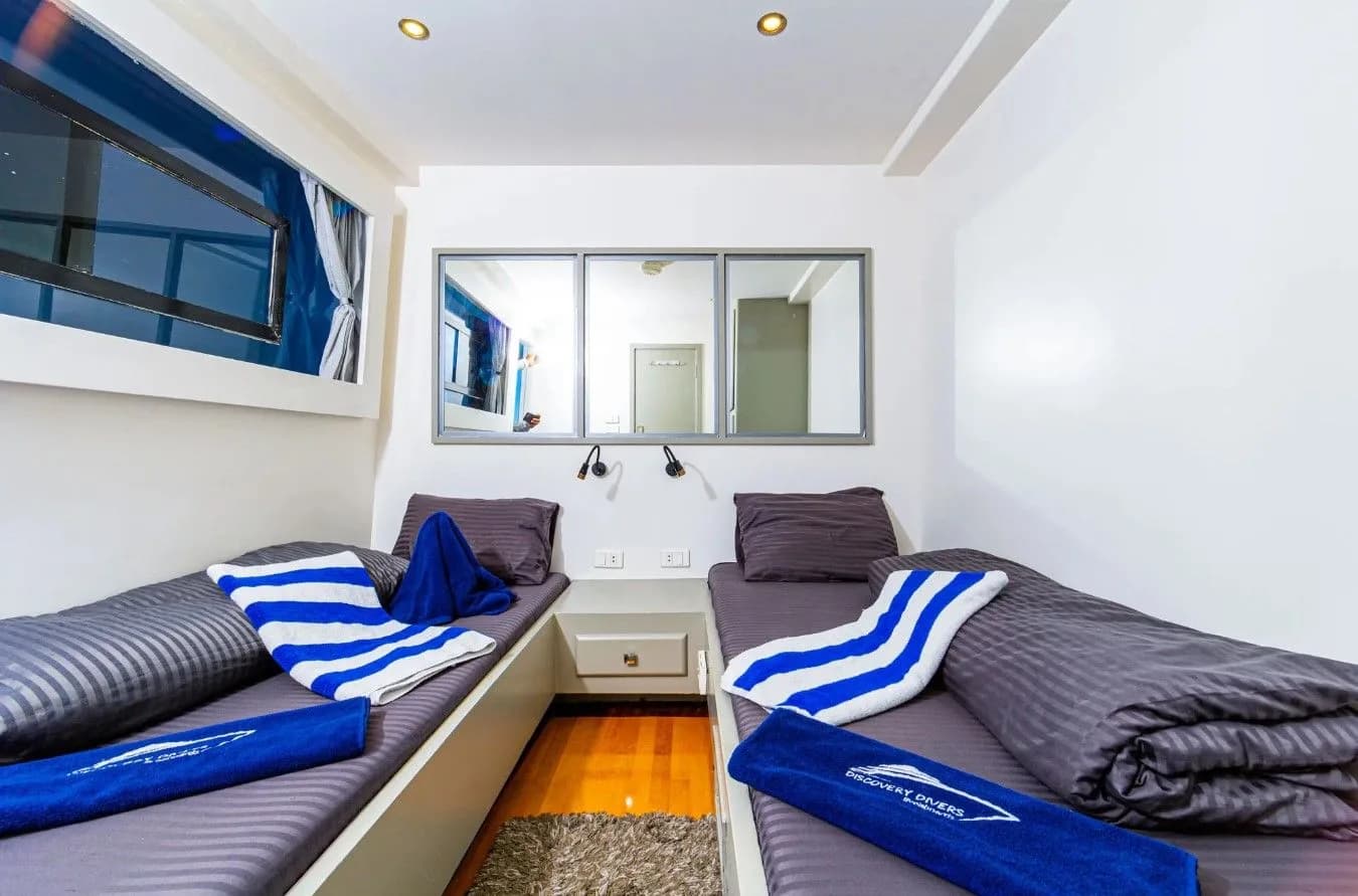 Lower Deck Suite